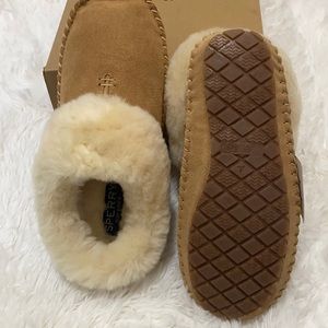 Sperry Women's Shearling Clog Slipper. New never worn